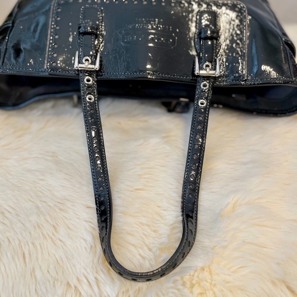 ⛔️SOLD⛔️Coach Black Patent Leather Tote - Picture 5 of 9